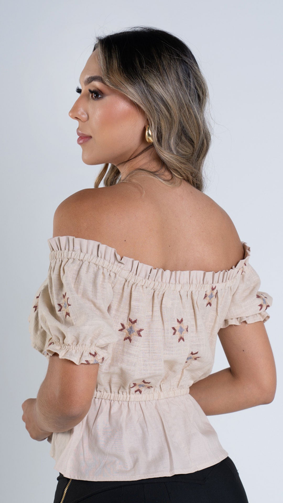 P3970 BLUSA LINO BORDADO CAMEL