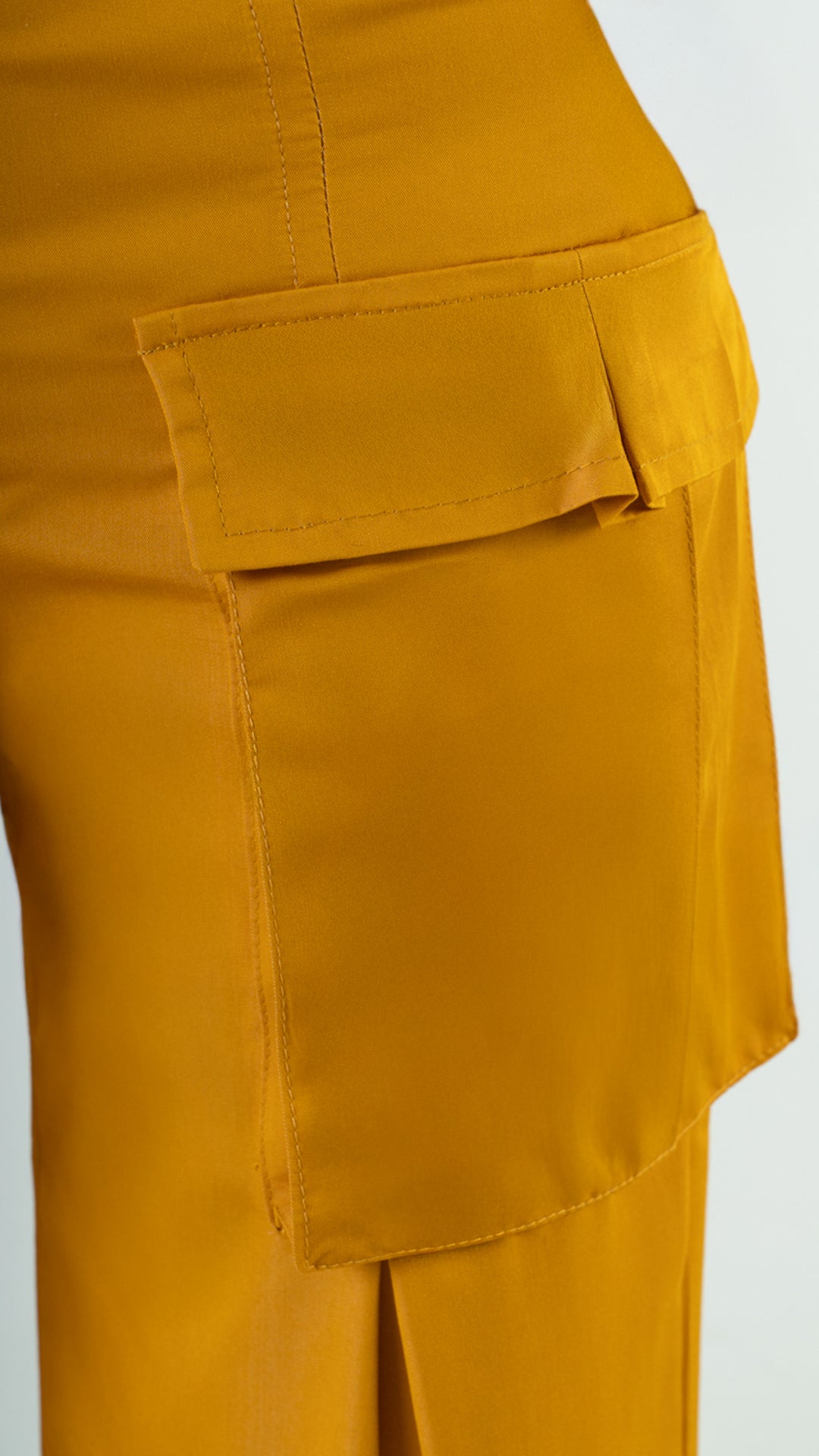 P74378 PANTALÓN TWILL SENSACION MOSTAZA