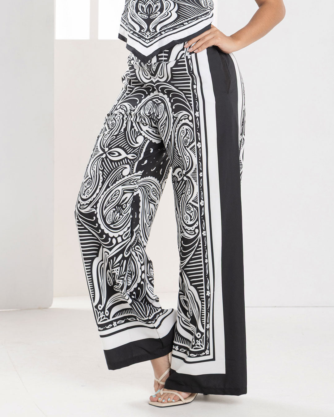 P74369 PANTALÓN AGATHA NEGRO