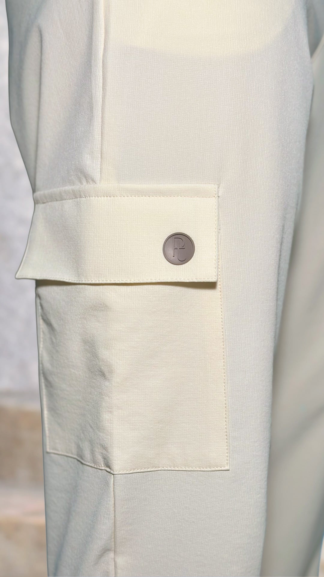 P74637 PANTALON LULOLEMON CREMA