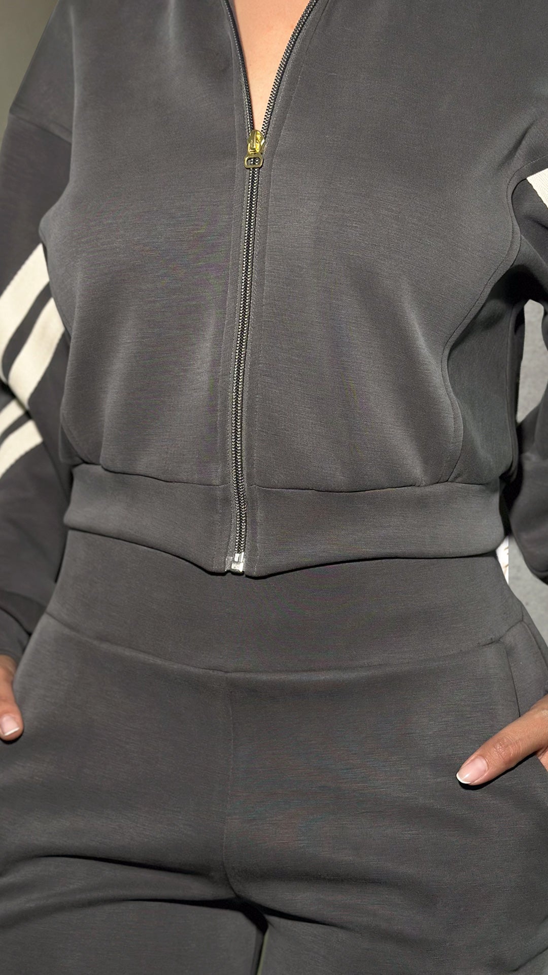 P74638 CONJUNTO SCUBA FRIA GRIS RATON